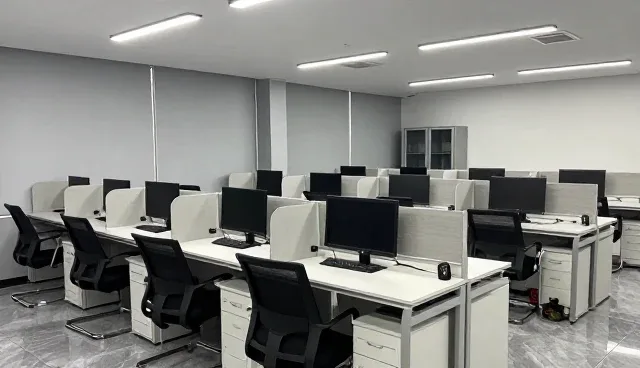 企业网站开发选型中的SEO优化关键考量